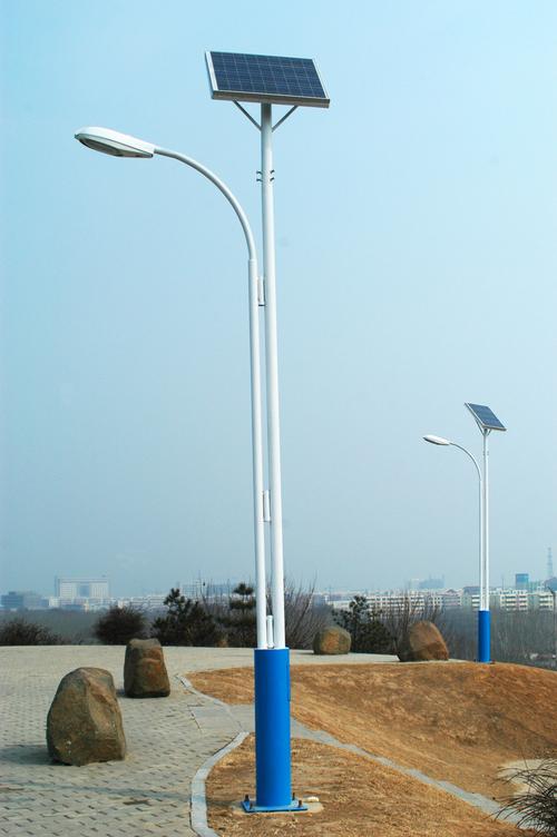 QK-5米太陽能路燈 河南乾坤太陽能照明的高效節能解決方案